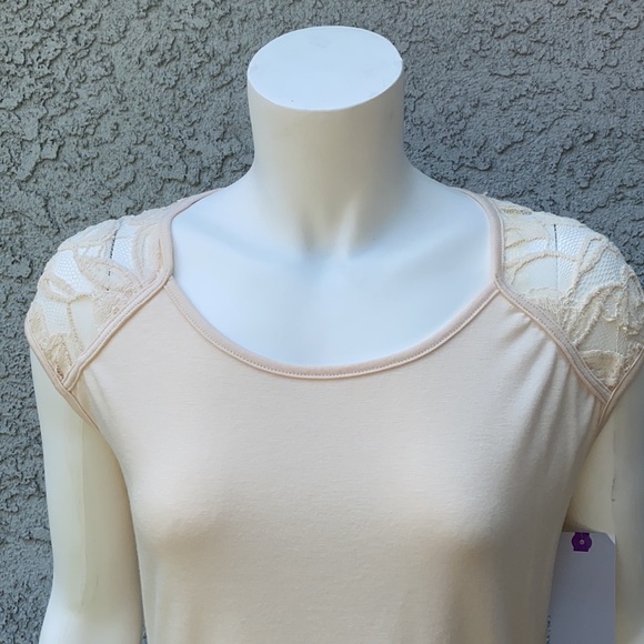 Lauter Brand Macy’s Plain T-shirt with Floral Lace - Picture 3 of 12